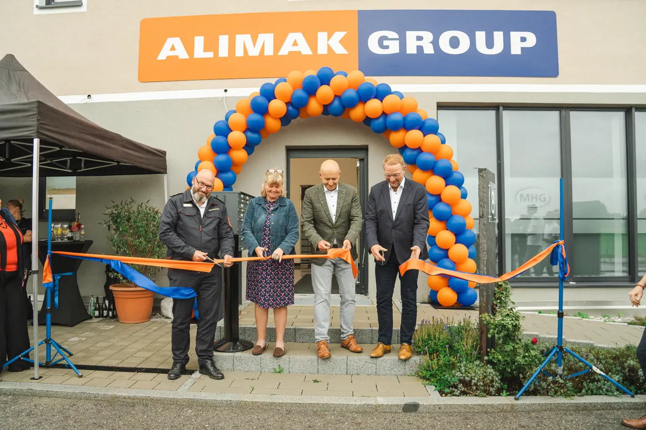 Eventfoto 2 — Manntech/Alimak Büroeröffnung Banddurchschnitt