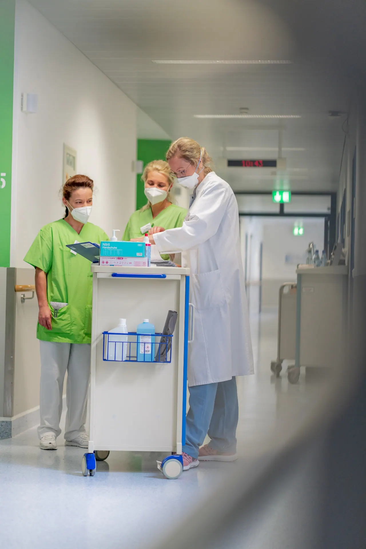 Wertachkliniken — Visite mit Pflegeteam